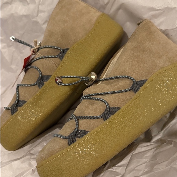 FREE PEOPLE SNOWDROP MICRO MUKLUK BOOTIES with Genuine Shearling NWT sz 8 - Picture 3 of 7